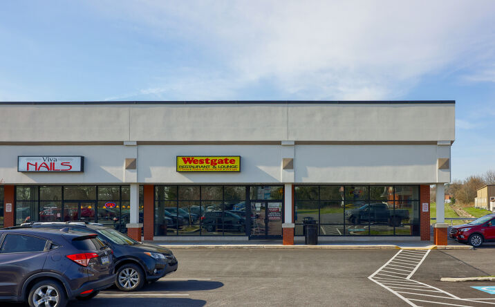 Pictures of Retail property located at 1550 Kenneth Rd, York, PA 17404 for comps - image #1