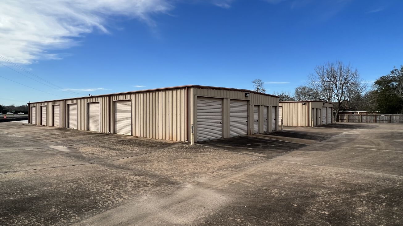 20738 TX36, Brazoria, TX 77422