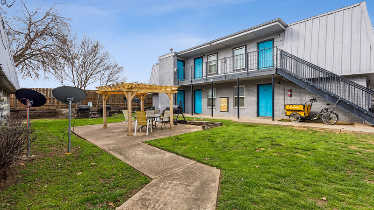 614 Londonderry Ln, Denton, TX 76205