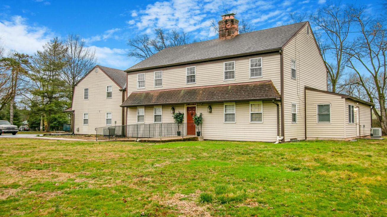 5 Campbell Ln, Phoenixville, PA 19460