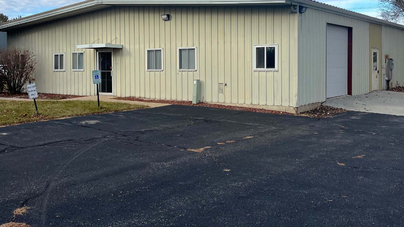 806 Commercial Ave, Whitewater, WI 53190