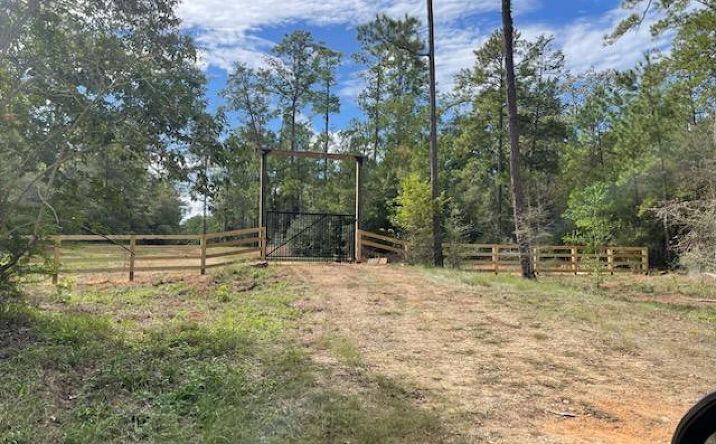 Pictures of Land property located at 620 Snell Dr, Livingston, TX 77351 for sales - image #1