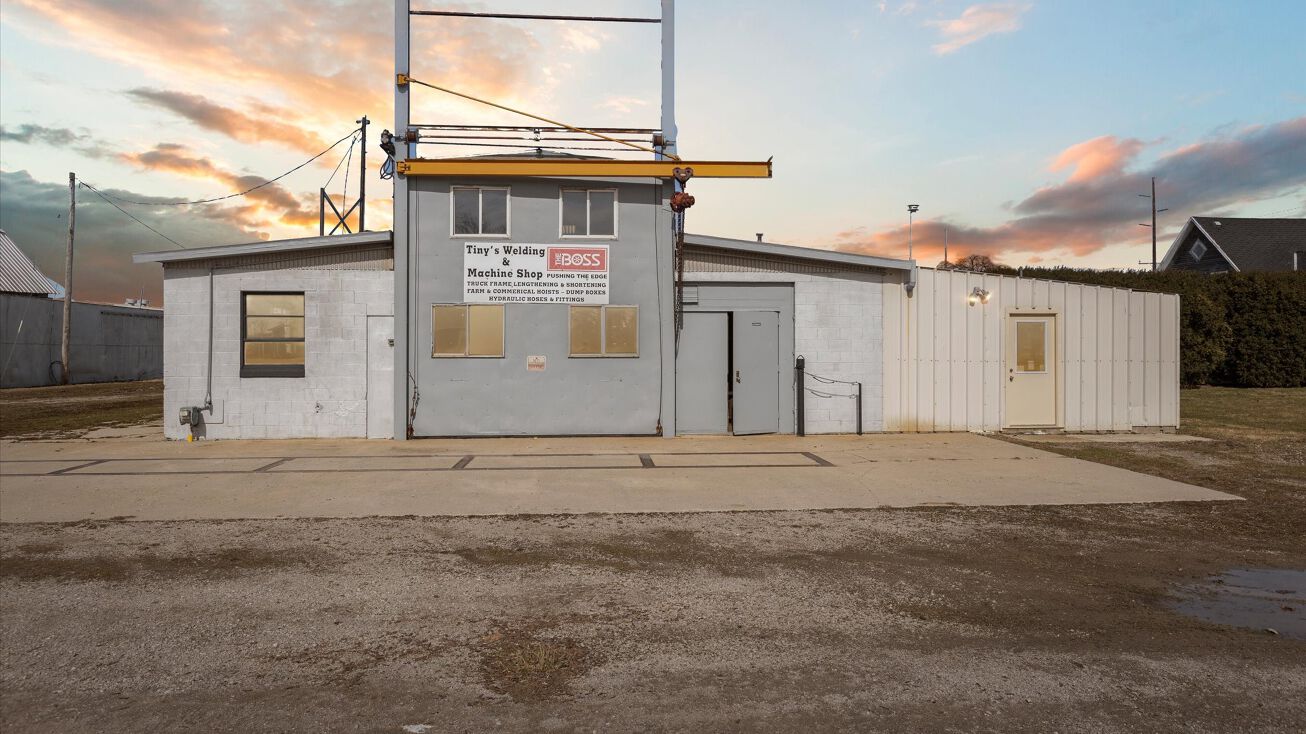 1991 E Prevo Rd, Linwood, MI 48634