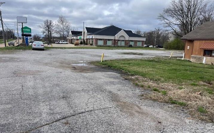 Pictures of Retail property located at 5105 N Illinois Street , A, Fairview Heights, IL 62208 for sales - image #1