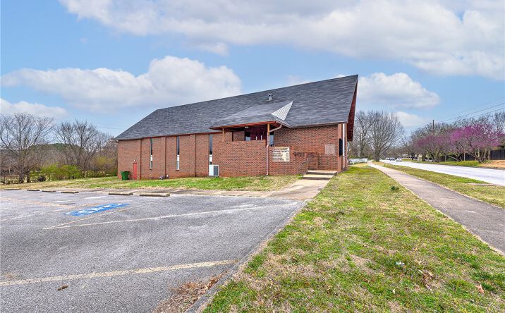 Pictures of Special Purpose property located at 2400 E Township Street, Fayetteville, AR 72703 for sales - image #1