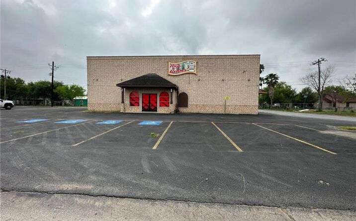 Pictures of Retail property located at 713 Santa Rosa Avenue, Edcouch, TX 78538 for sales - image #1