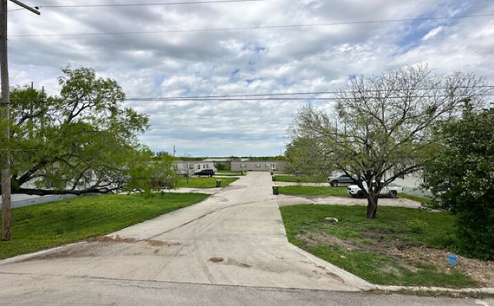 Pictures of Mobile Home Park, Multifamily property located at 417 E Houston St, Kenedy, TX 78119 for sales - image #1