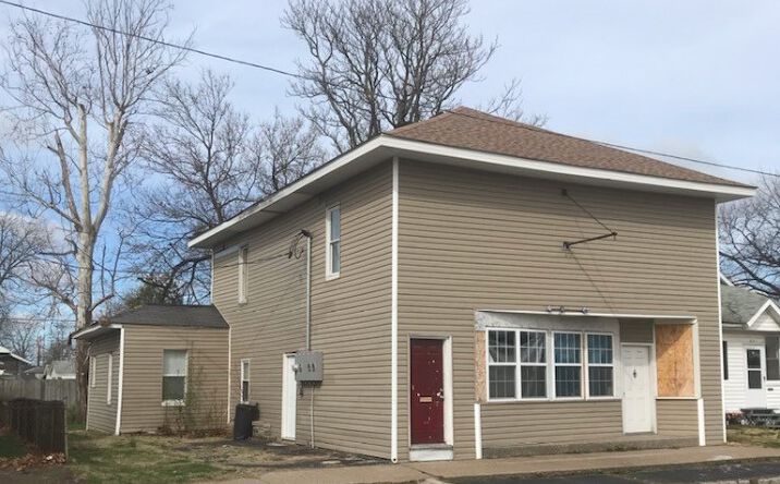 Pictures of Multifamily property located at 602 N Wood River Ave, Wood River, IL 62095 for sales - image #1