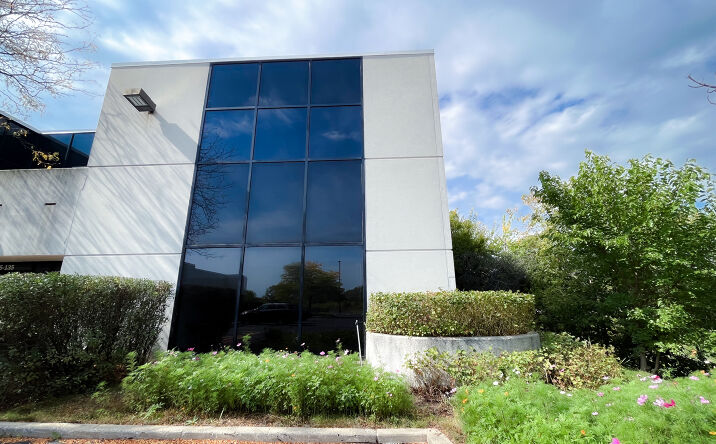 Pictures of Office property located at 105-195 Central Rd, Schaumburg, IL 60195 for sales - image #1