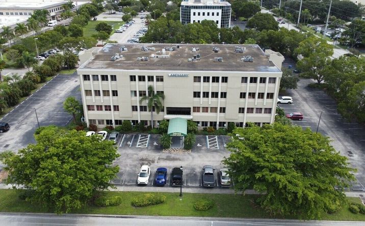 Pictures of Office property located at 3949 Evans Ave, Fort Myers, FL 33901 for sales - image #1