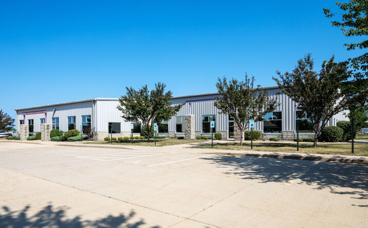 Pictures of Industrial, Office property located at 929 Marthas Way, Hiawatha, IA 52233 for sales - image #1