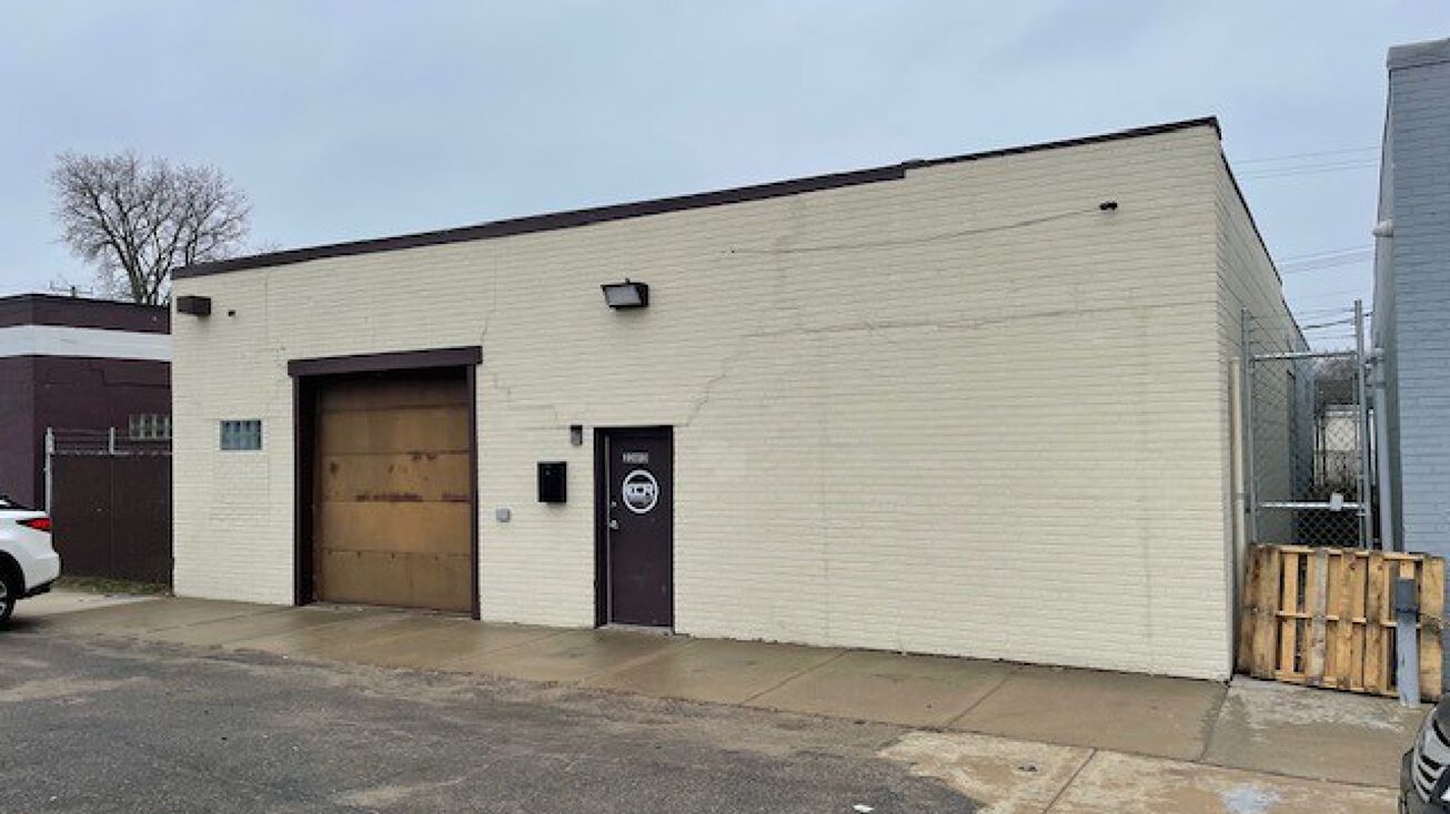 22813 Dequindre Rd, Hazel Park, MI 48030