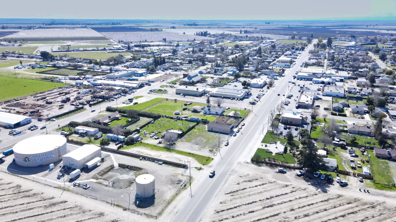 2235 W Tahoe Ave, Caruthers, CA 93609