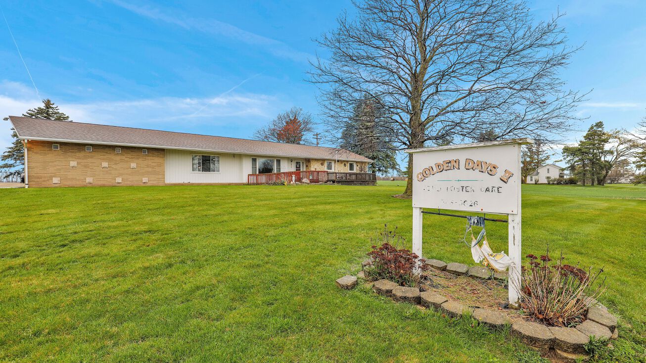 1493 N Cochran Rd, Charlotte, MI 48813