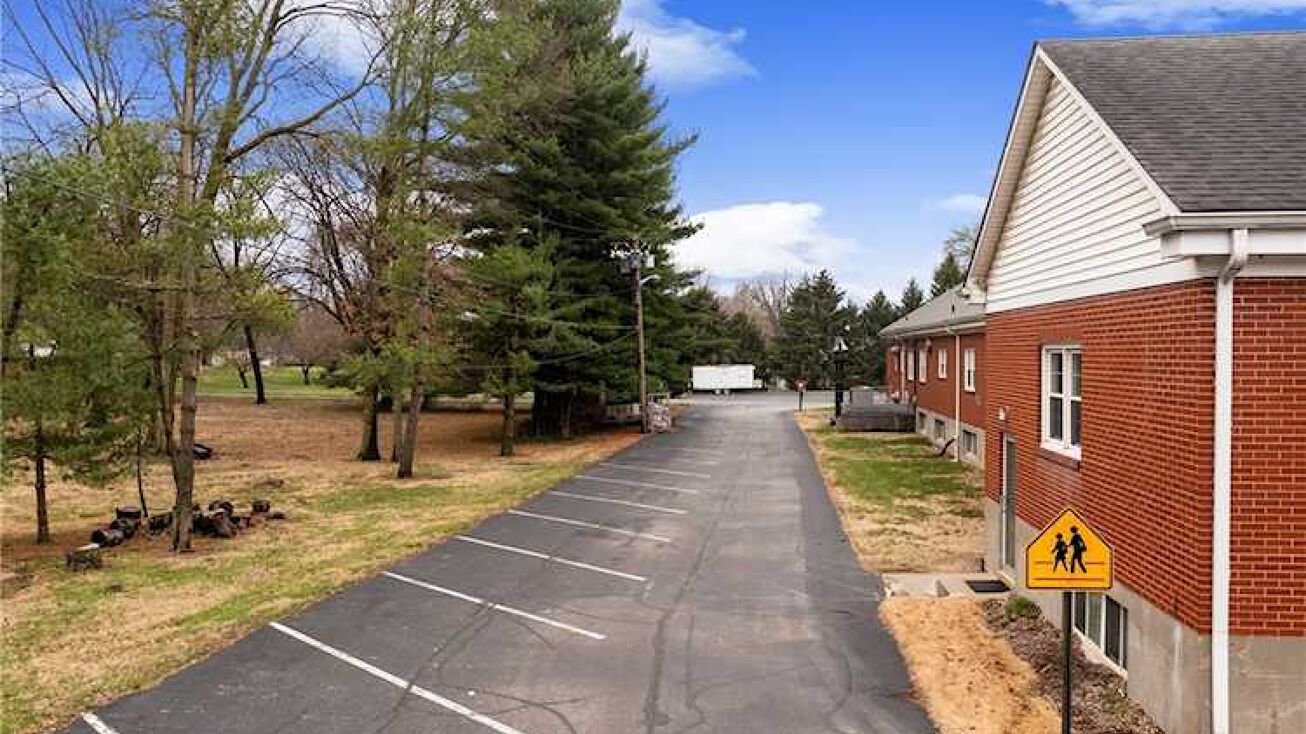 1820 E Park Pl, Jeffersonville, IN 47130