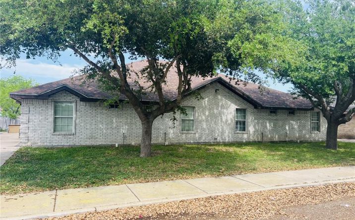Pictures of Multifamily property located at 1405 Prosperity Drive, Edinburg, TX 78539 for sales - image #1