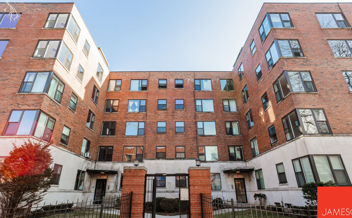 Pictures of Multifamily property located at 3075 E Cheltenham Pl, Chicago, IL 60649 for sales - image #1