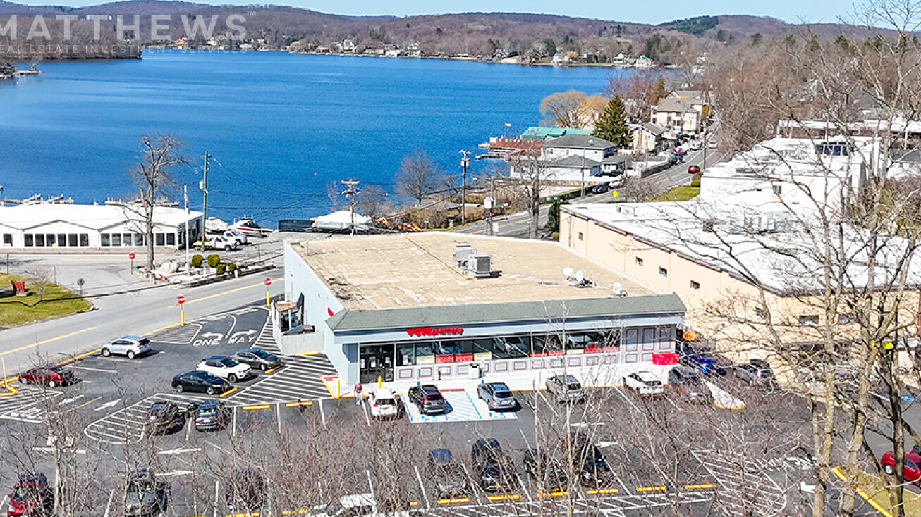 100 E Lake Blvd, Mahopac, NY 10541