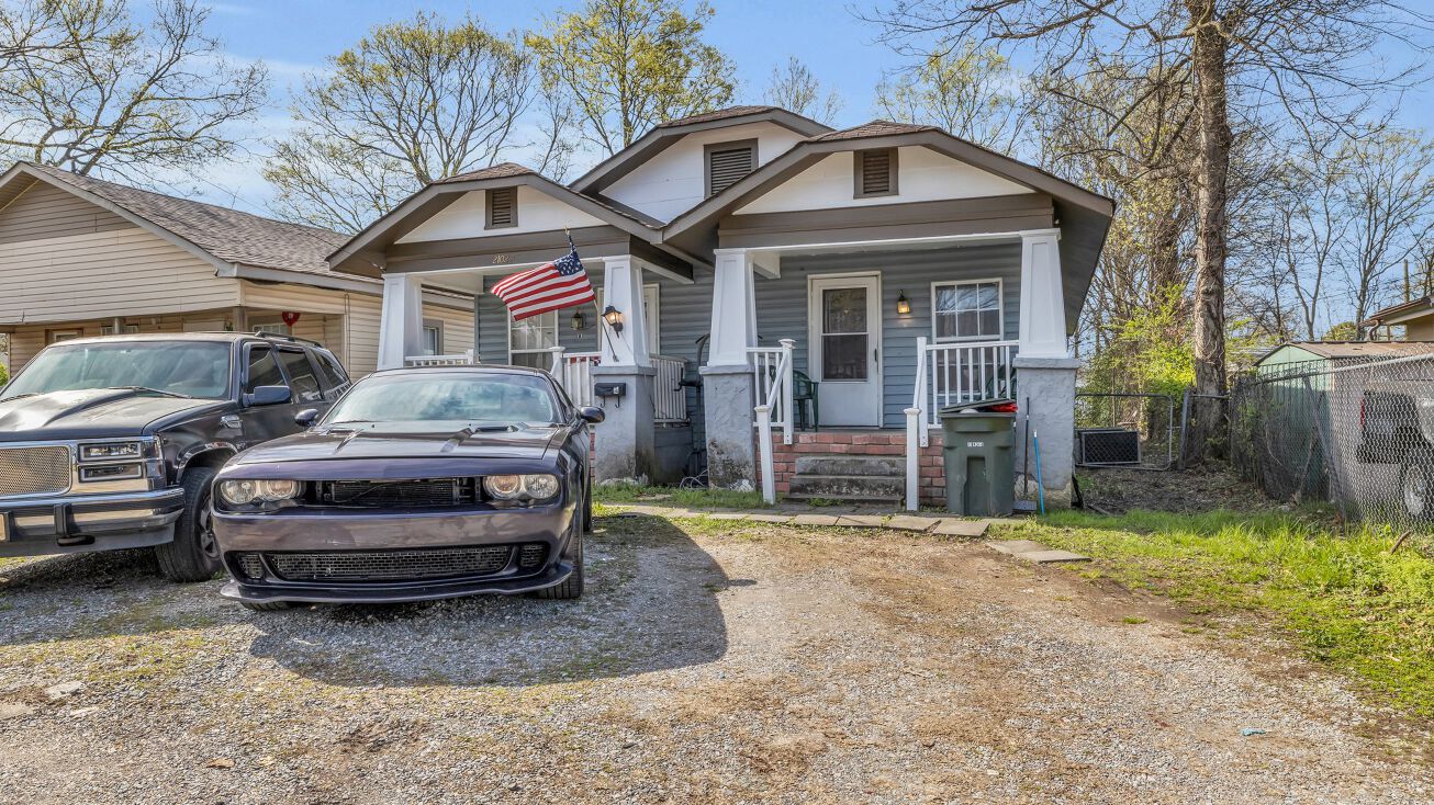 2102 E 32nd St, Chattanooga, TN 37407