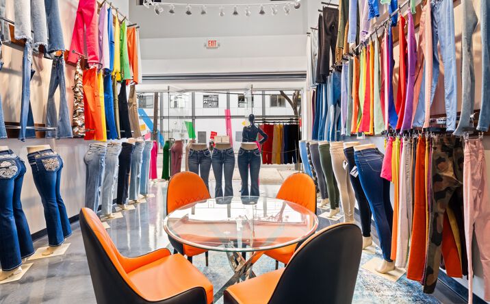 Pictures of Retail property located at 747 E 10th St, Los Angeles, CA 90021 for sales - image #1