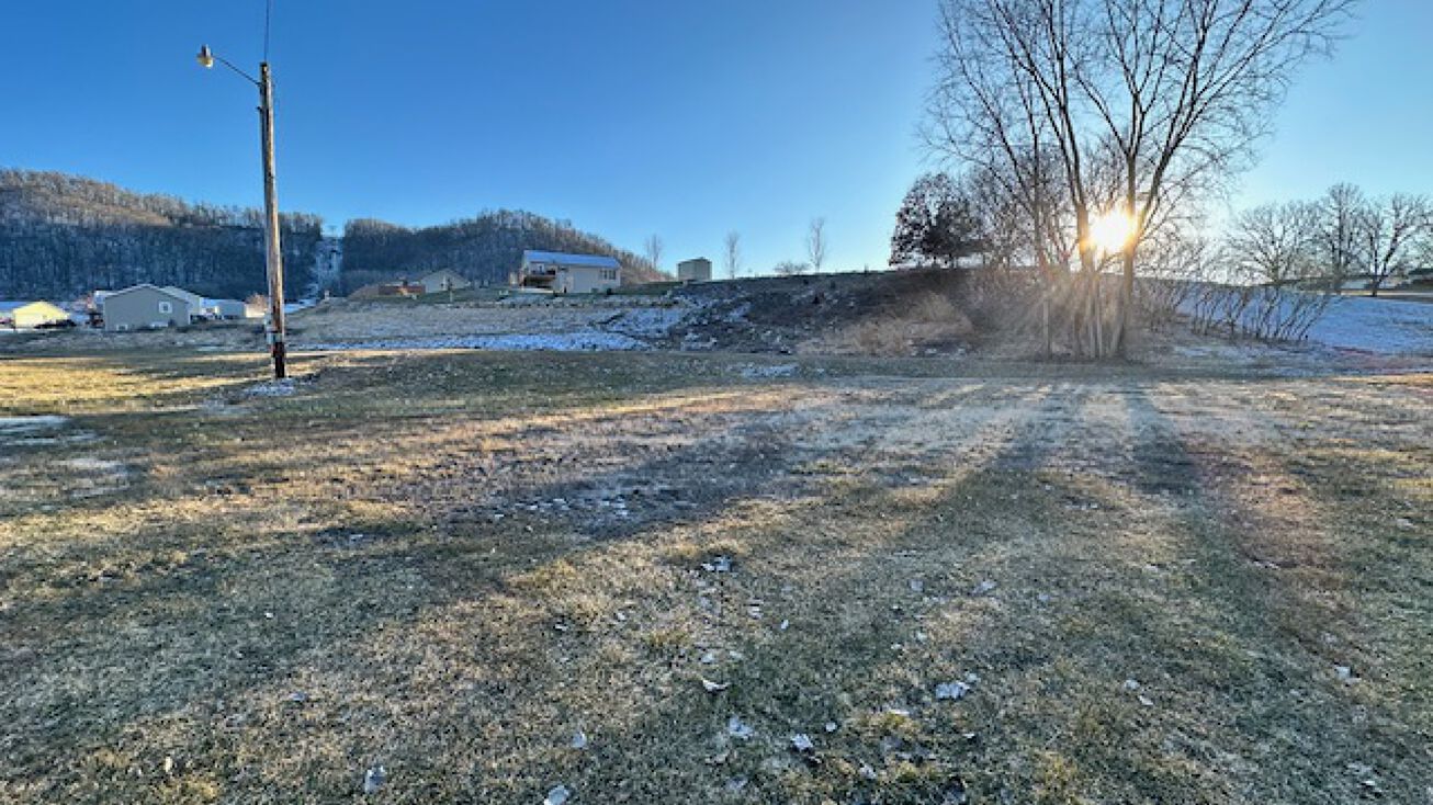 000 Knoll Street, Lansing, IA, Lansing, IA 52151