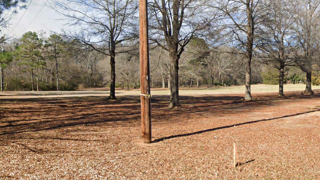 1101 Syphrit Rd, Wellford, SC 29385