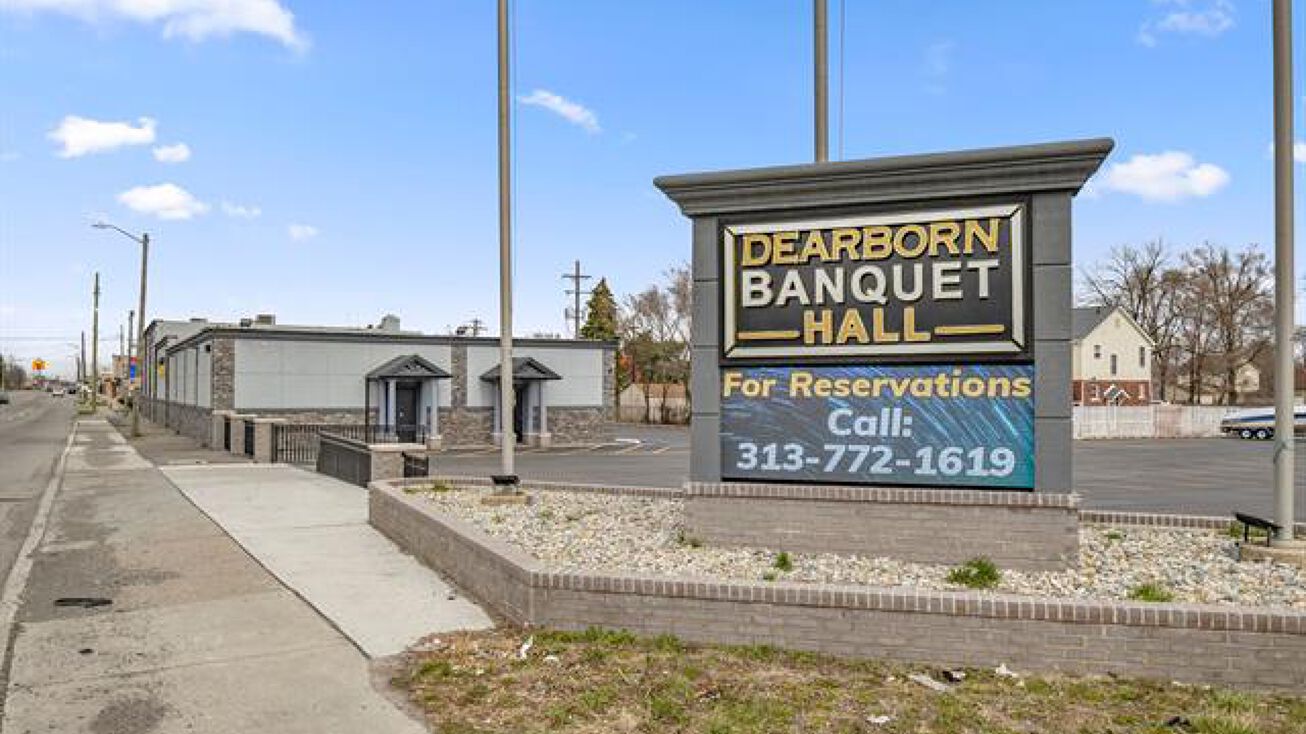 7910 Greenfield Road, Dearborn, MI 48126
