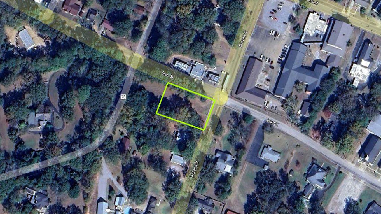 16953 Okahoma St, Coffeeville, MS 38922