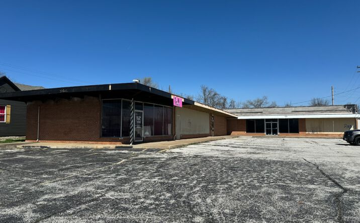 Pictures of Retail property located at 1075 E Commercial St, Springfield, MO 65803 for sales - image #1