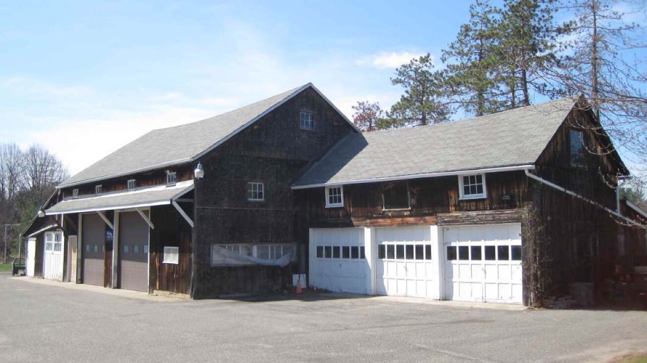 16 Somers Rd, Hampden, MA 01036