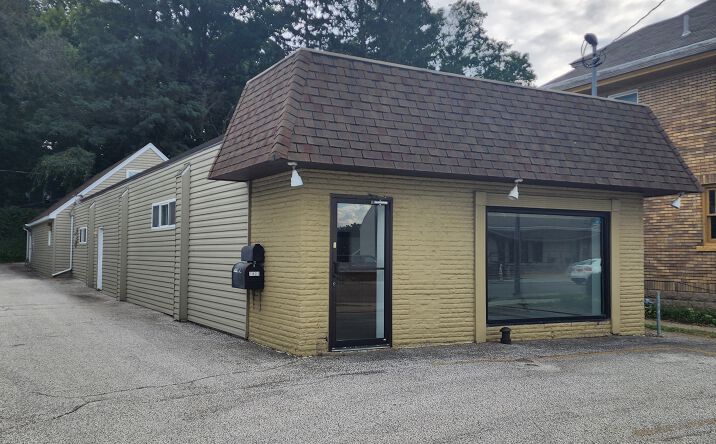 Pictures of Mixed Use, Office, Retail property located at 1921 W 8th St, Erie, PA 16505 for sales - image #1