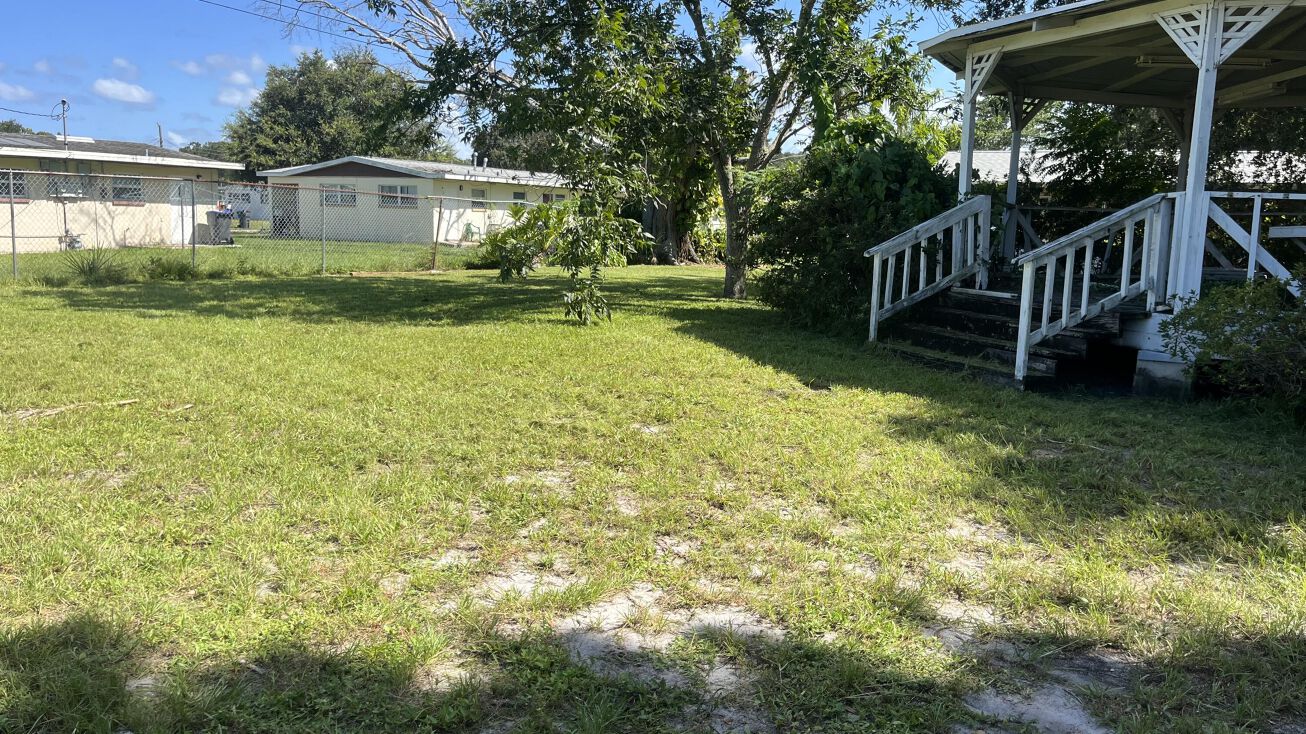 1041 S Deleon Avenue, Titusville, FL 32780