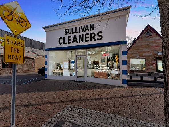 Sullivan Cleaners 431 W 9 MILE RD Ferndale MI 48220-1793 APN: 24-25-34-102-012 | Crexi.com