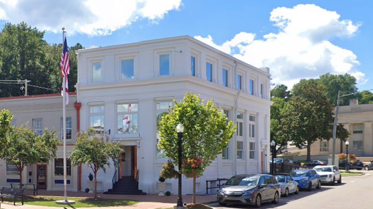 110 E Bridge St, Wetumpka, AL 36092