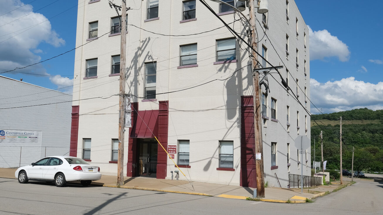 700 McKean Ave, Donora, PA 15033