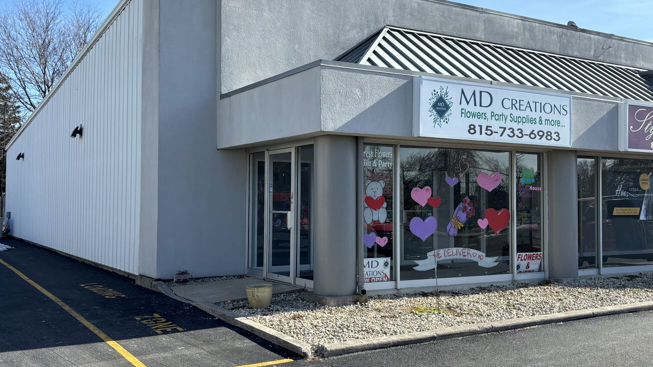 1948 Essington Rd, Joliet, IL 60435