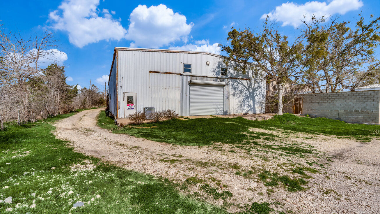 775 S Turnersville Rd, Buda, TX 78610