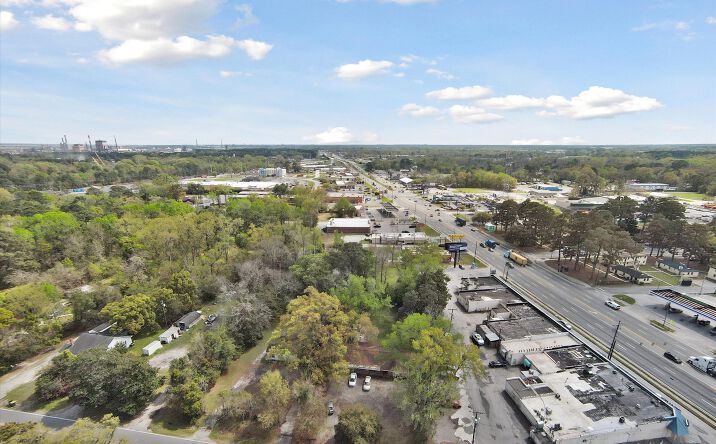 image of property at 67 BRAMPTON RD Garden City GA 31408-2109