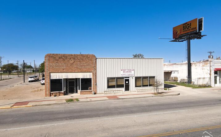 Pictures of Retail property located at 303 N Chadbourne Street, San Angelo, TX 76903 for sales - image #1