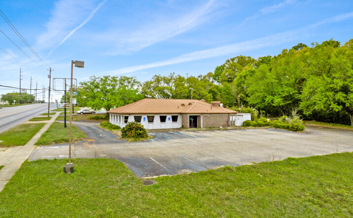 Pictures of Retail property located at 4600 Moffett Rd, Mobile, AL 36618 for comps - image #1