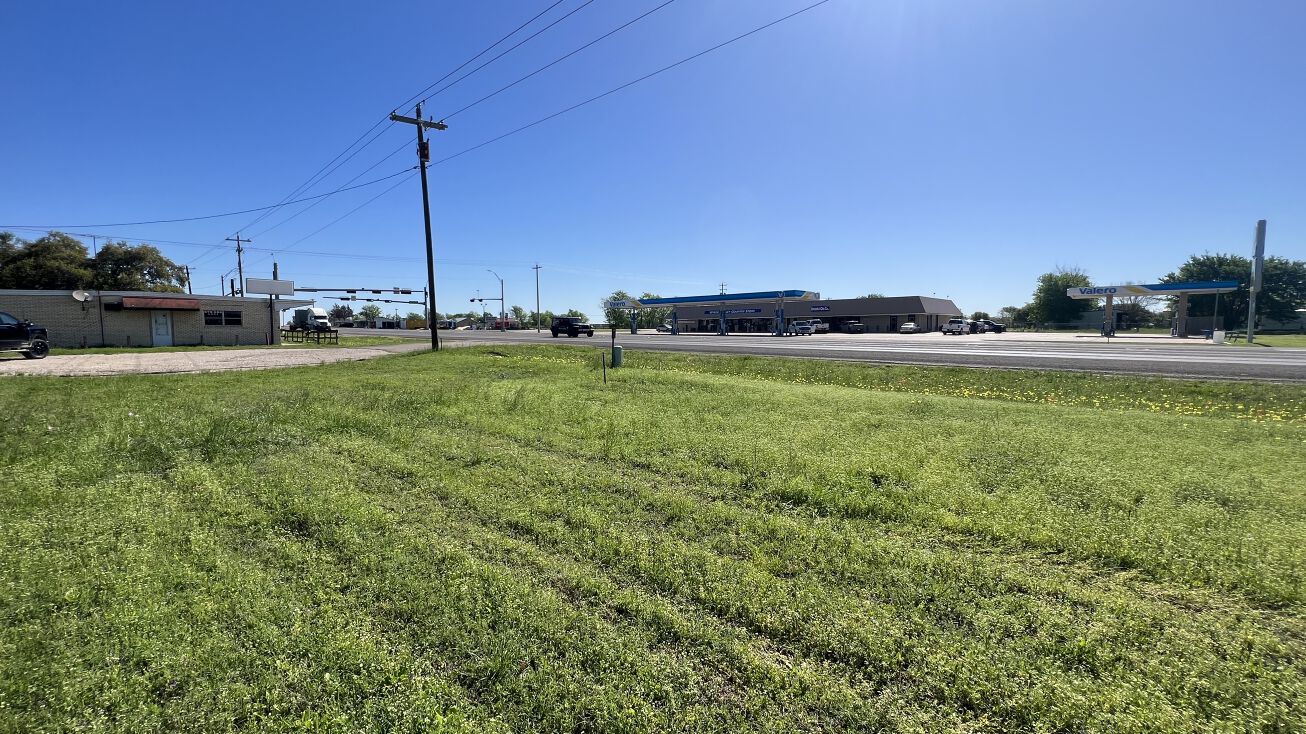 9203 E State Hwy 21, Bryan, TX 77808