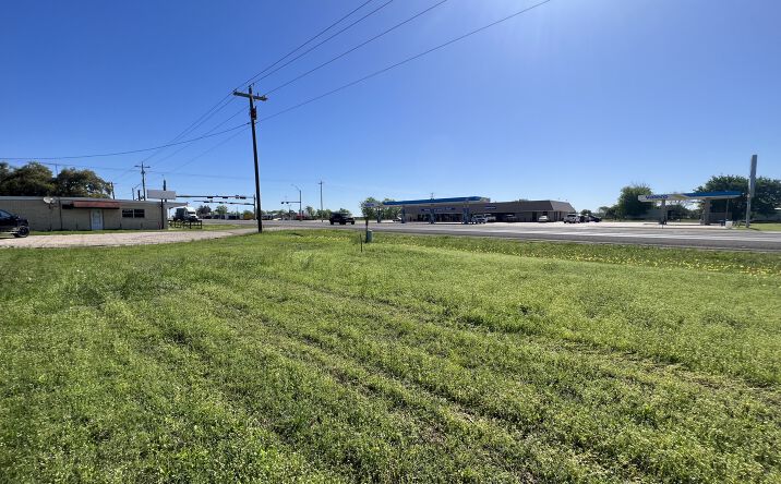 Pictures of Land property located at 9203 E State Hwy 21, Bryan, TX 77808 for sales - image #1