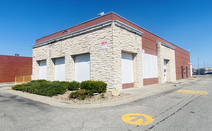 Pictures of Retail property located at 1050 N Broadway Ave, Wichita, KS 67214 for sales - image #1