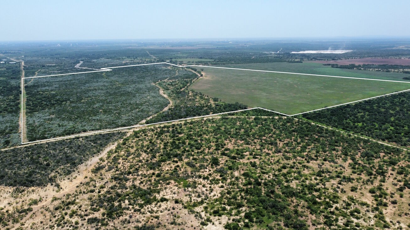 0 Cr400 Uvalde, Uvalde, TX 78801