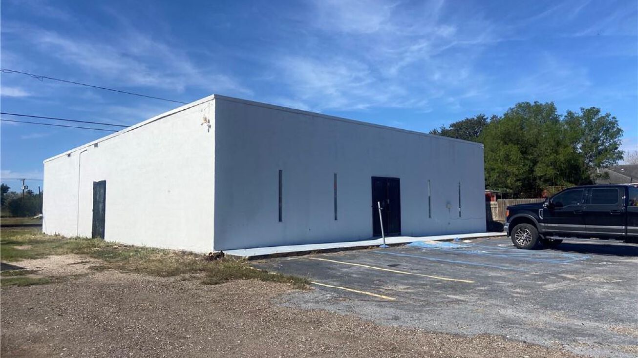 565 N 7th Street, Raymondville, TX 78580