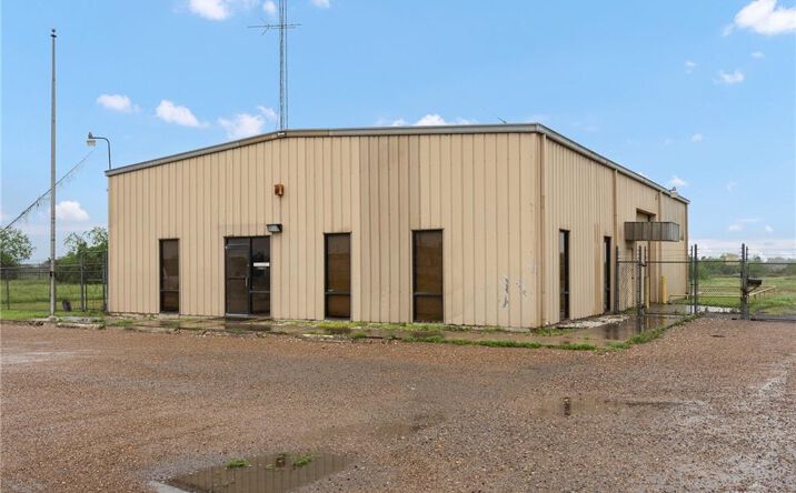 Pictures of Office, Industrial property located at 2430 Business 83, La Joya, TX 78560 for sales - image #1