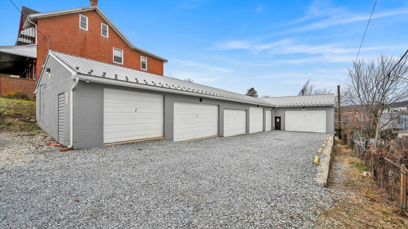 140 Rosemont Ave, Coatesville, PA 19320