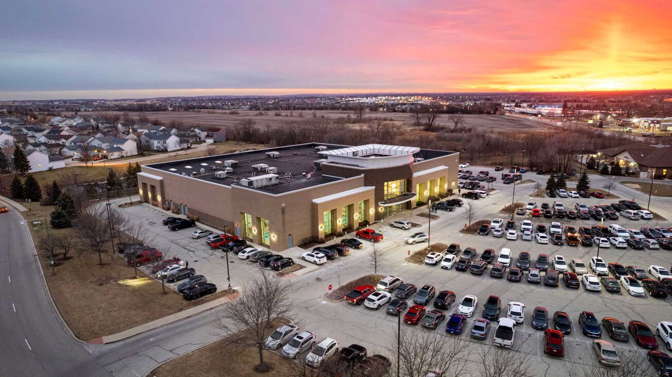 201 Ogden Falls Blvd, Oswego, IL 60543