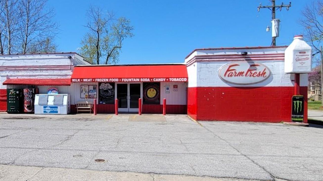 209 N DIVISION Street, Carterville, IL 62918