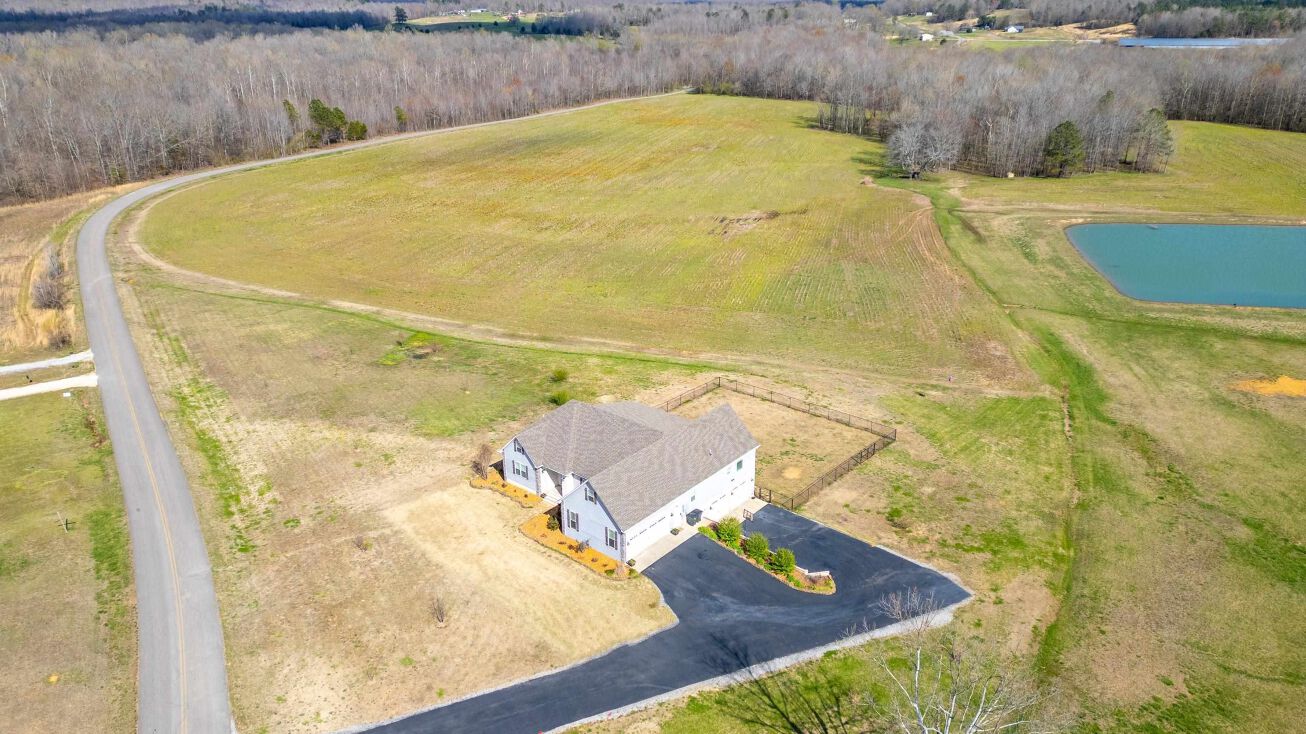 4241 Sand Ridge Rd, Huron, TN 38345
